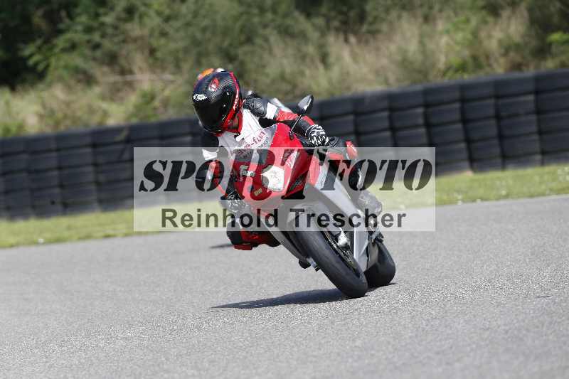 /Archiv-2025/42 07.08.2025 Peter Studer Girls Day ADR/Gruppe pink/team